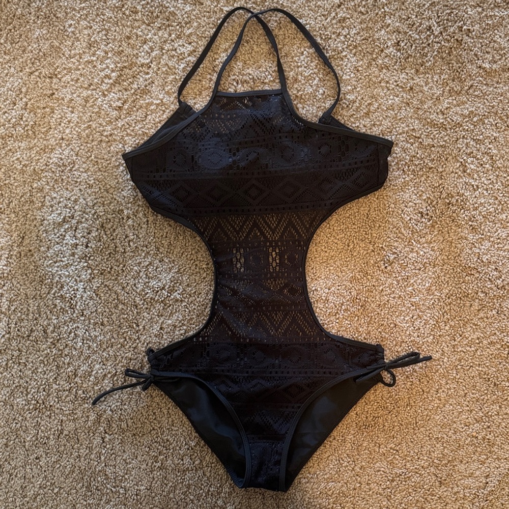 This New Stylish Black Woman’s One Piece Swimsuit